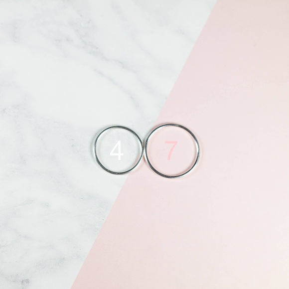 1mm 925 Sterling Silver Minimalist solid band ring
Metal Tested ✔️ - Picture 6 of 6